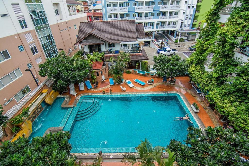 Sutus Court 4 Hotel Pattaya Exterior photo