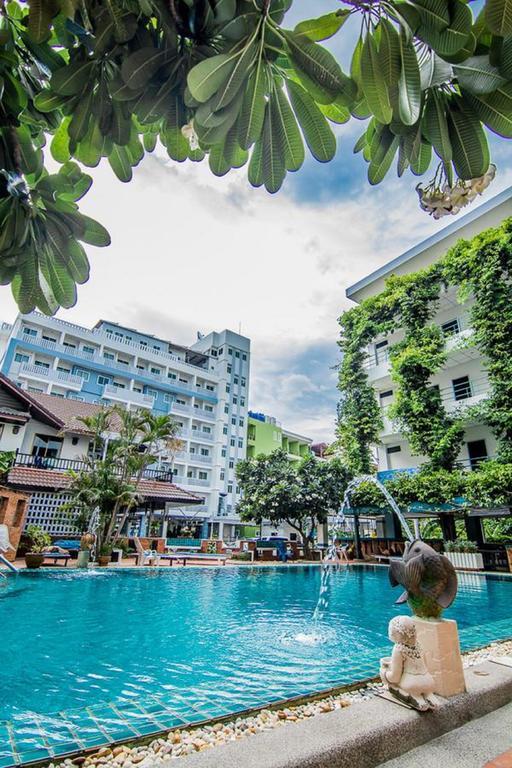 Sutus Court 4 Hotel Pattaya Exterior photo