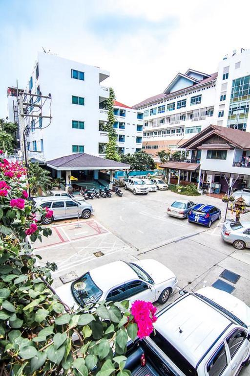 Sutus Court 4 Hotel Pattaya Exterior photo