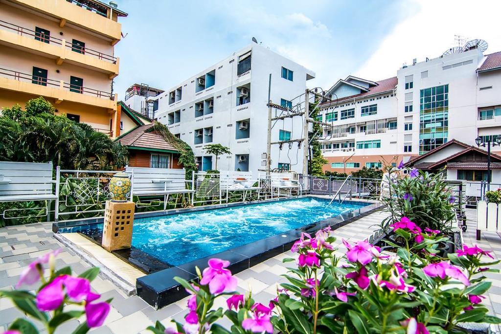 Sutus Court 4 Hotel Pattaya Exterior photo