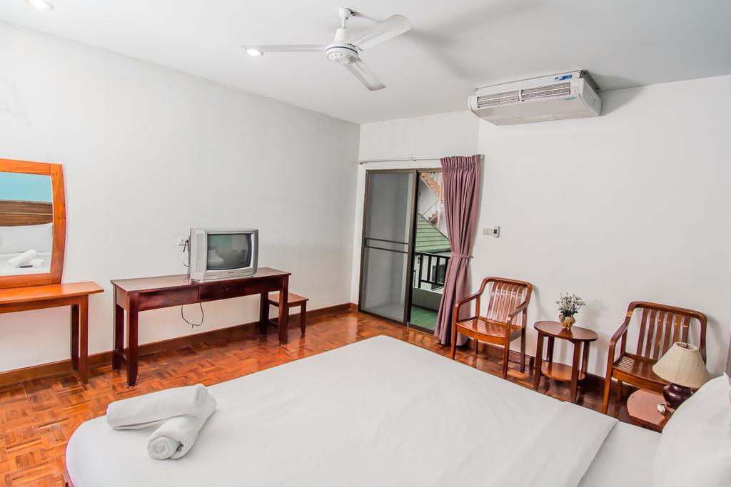 Sutus Court 4 Hotel Pattaya Exterior photo