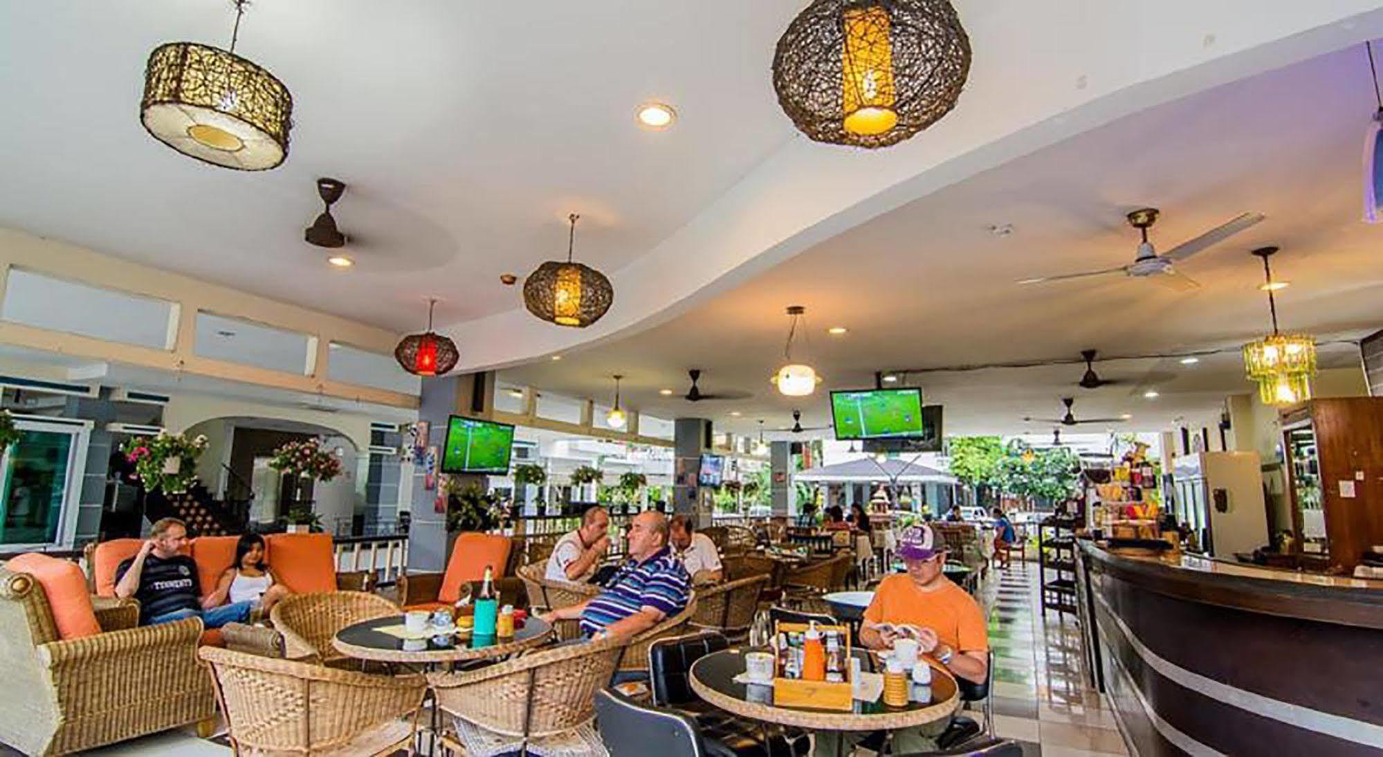 Sutus Court 4 Hotel Pattaya Exterior photo