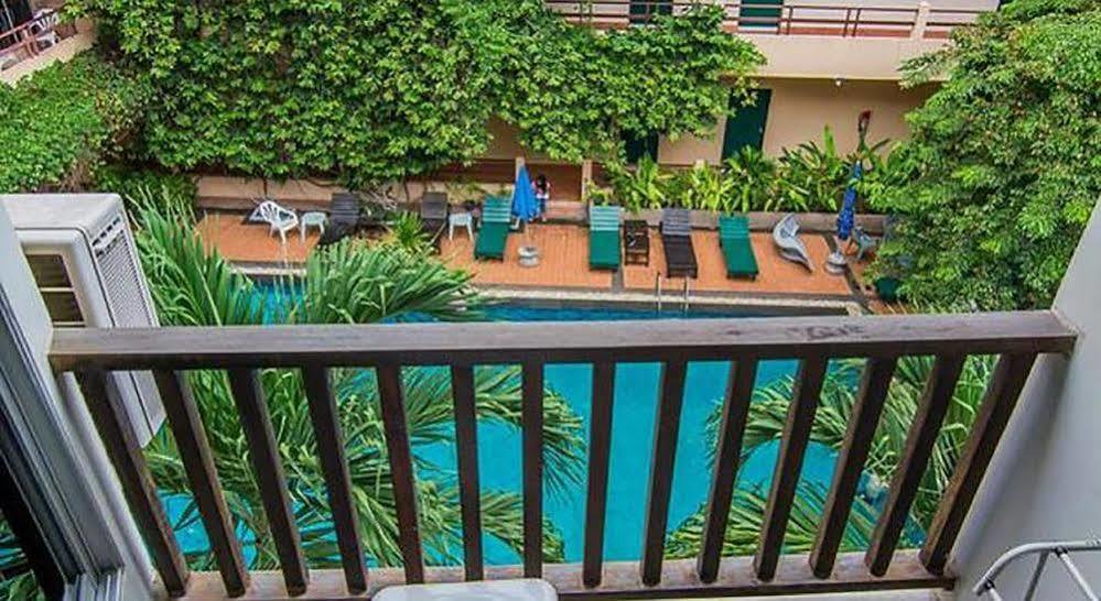 Sutus Court 4 Hotel Pattaya Exterior photo